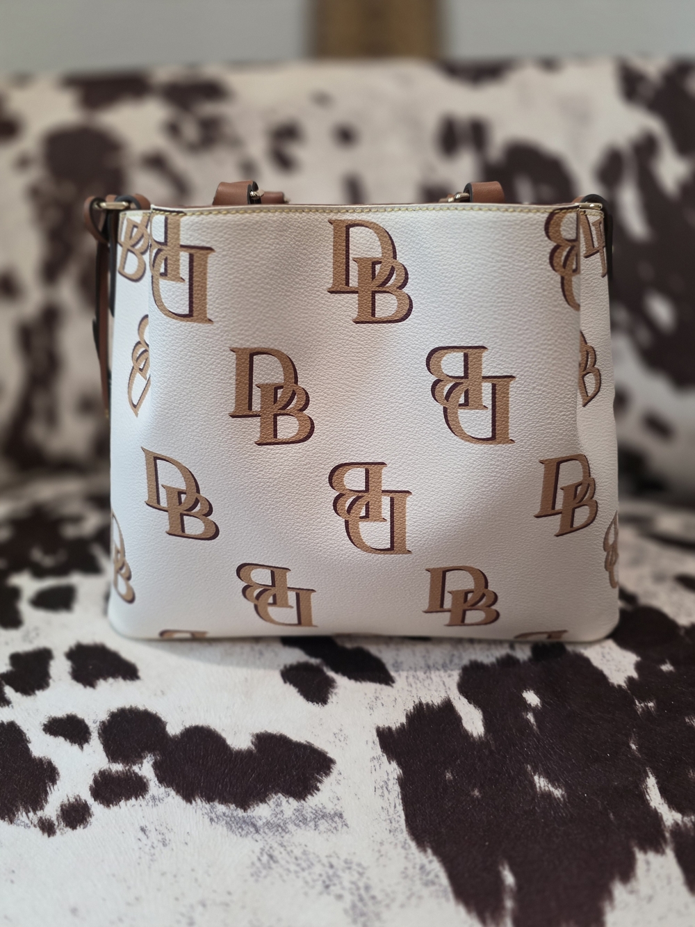 Dooney & Bourke White Satchel with Tan DB Monogram - Picture 3 of 7
